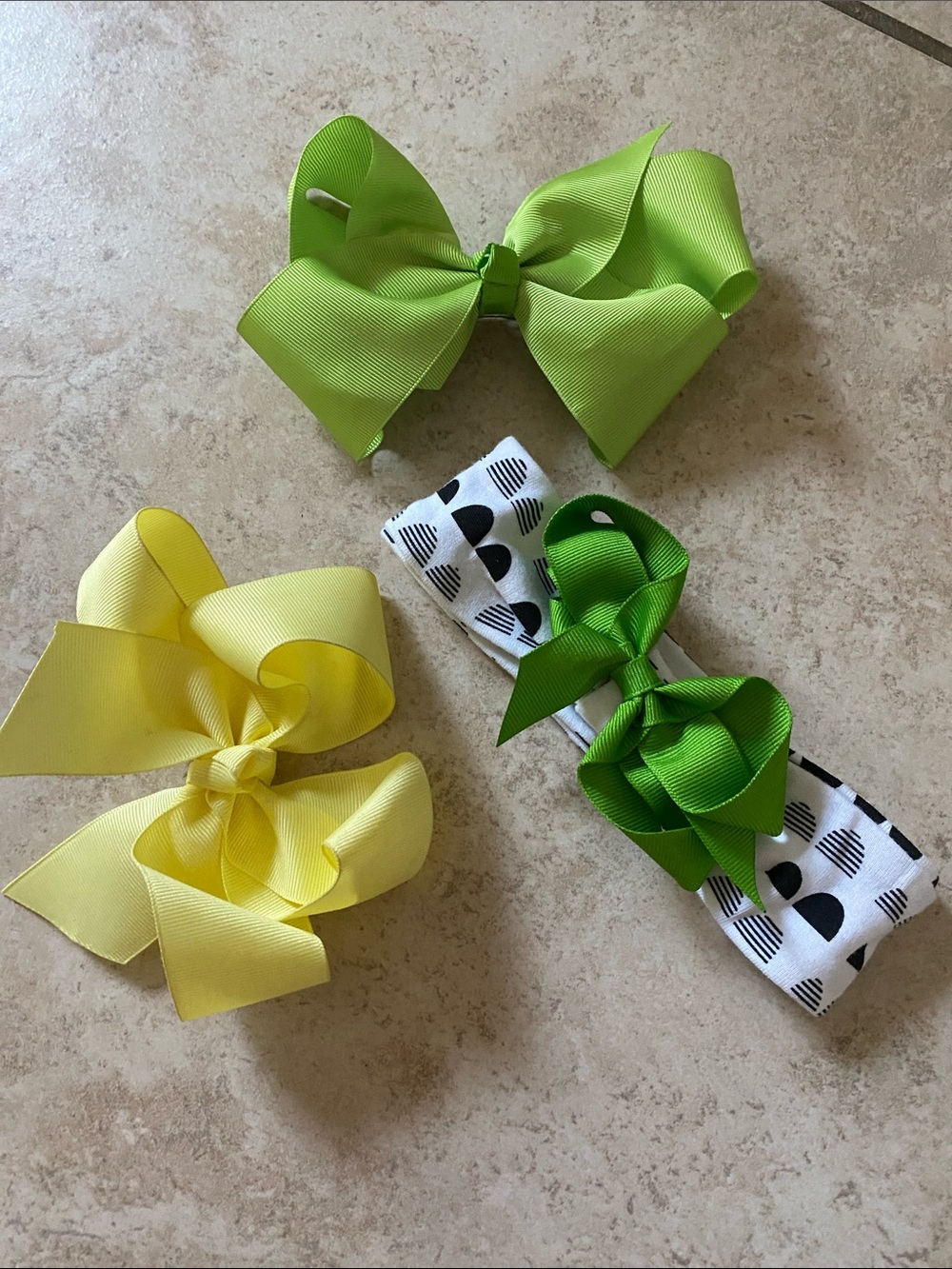 Bundle of 3 Green, Yellow & White Hairbows 2 Medium & 1 Headband